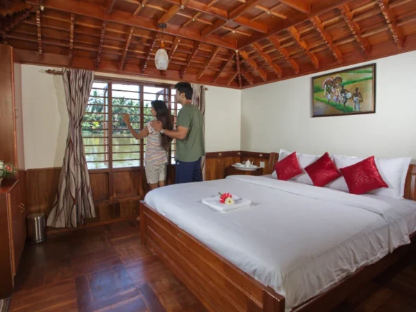 Honeymoon in Alleppey Houseboat Romantic Getaways in Alleppey: Perfect Honeymoon Itinerary