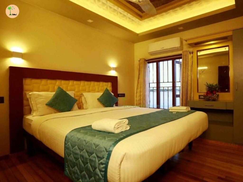 Premium Houseboat Alleppey
