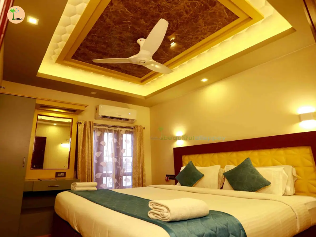Teakwood finished Premium Houseboat in Alleppey exploring rural canals
